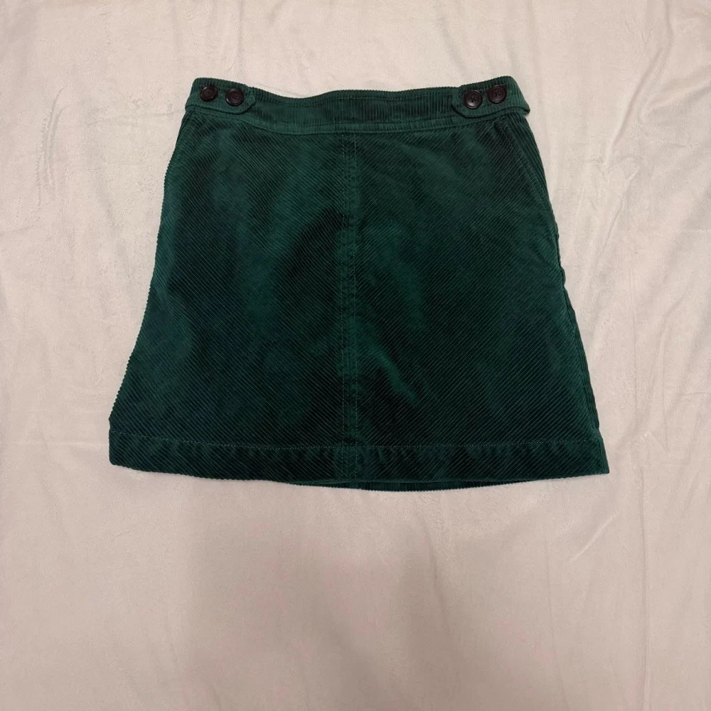 LOFT Forest Green Corduroy Mini Skirt Sz 4 Button Detail Lined Cotttagecore - Picture 2 of 8